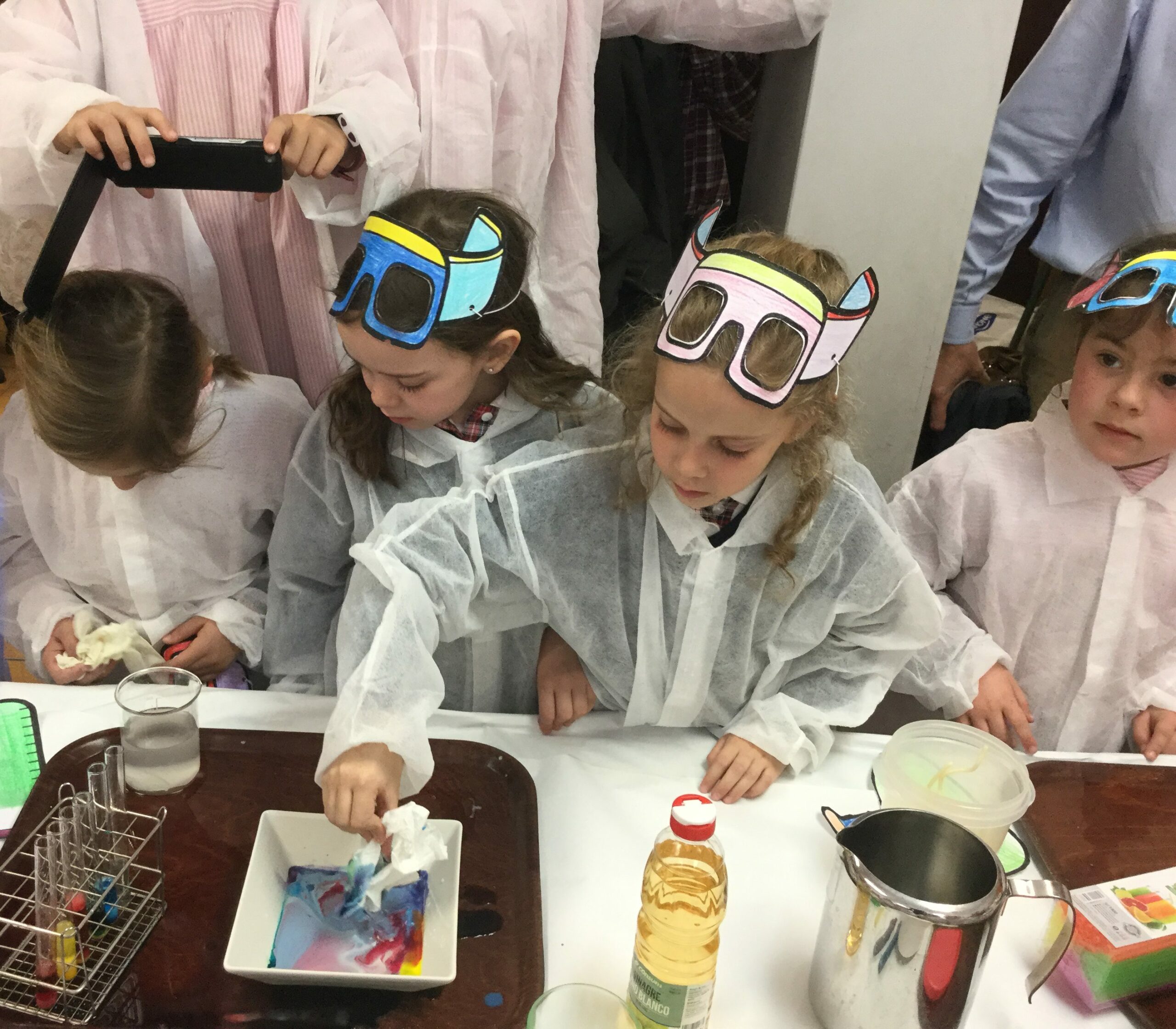 EN EL LABORATORIO DE MARIE CURIE
