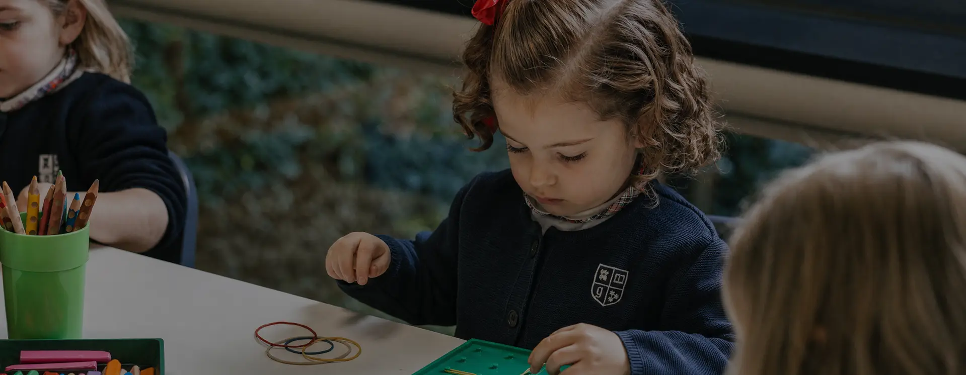 Alumnas participando en actividades de la Escuela